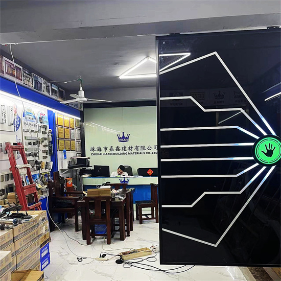 酒吧创意网红门