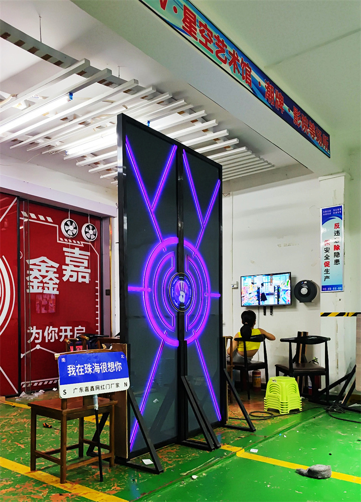 发光网红门